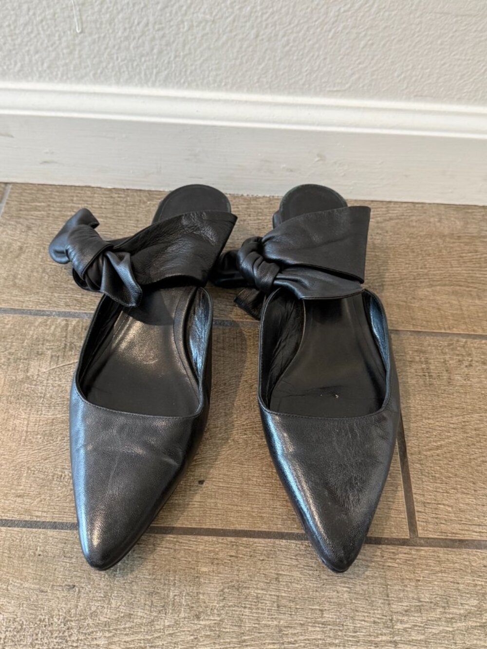 The Row Black Leather Bow Kitten Heel Mule Size 39 - Picture 3 of 7